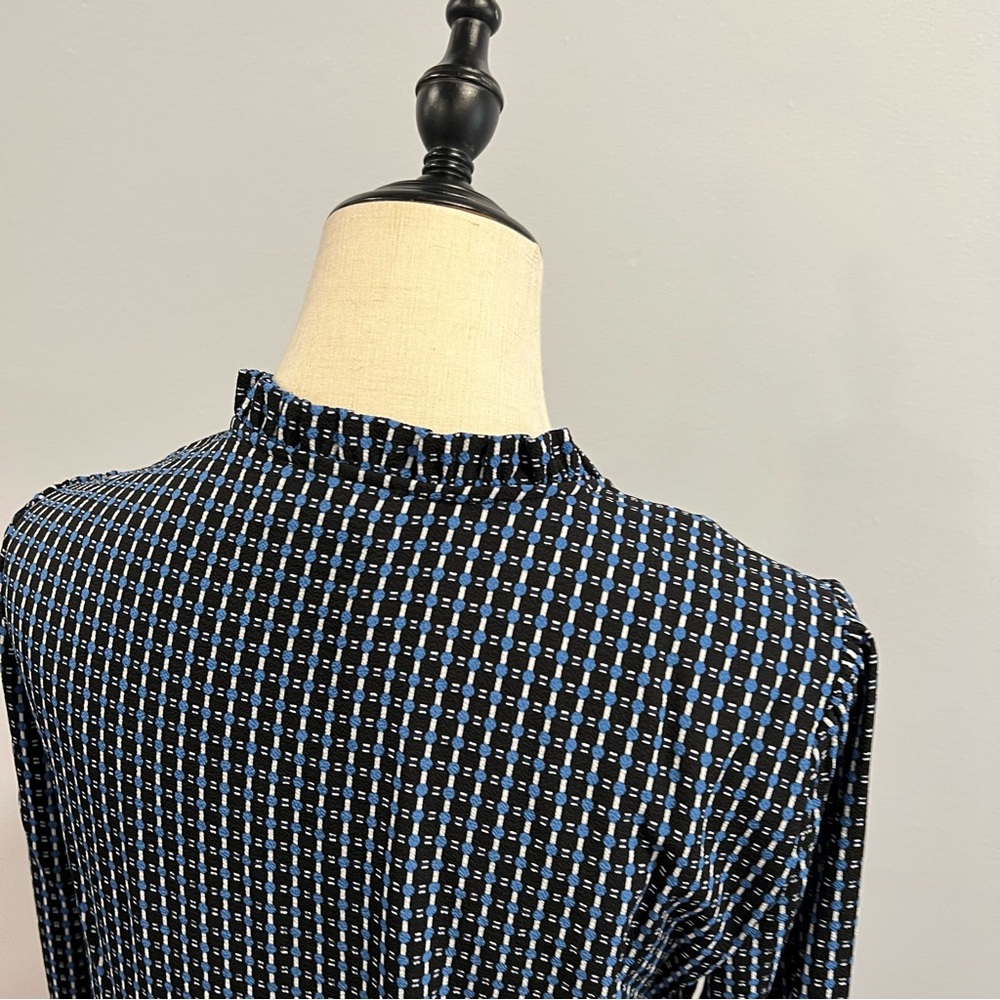 CeCe Garden Geometric Print Blouse In Cerulean Dusk - New With Tag - Reemoly - Picture 11 of 13